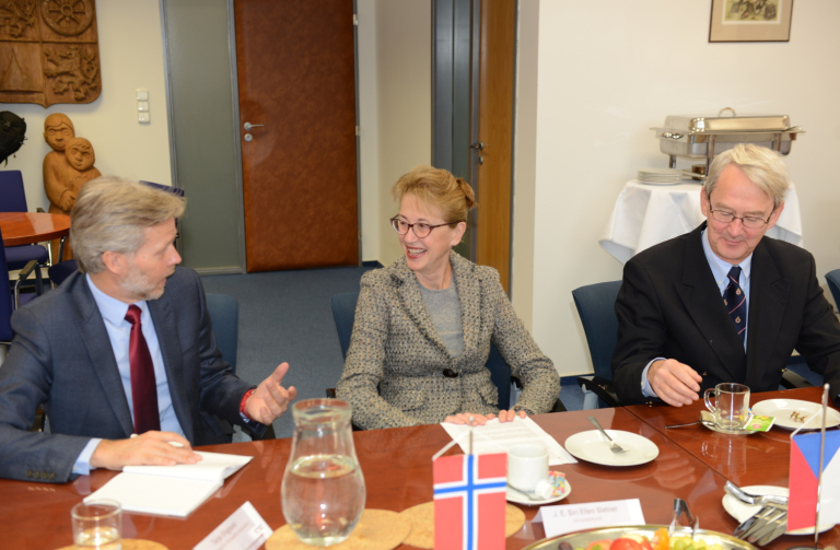 Velvyslankyně Norského království se setkala s hejtmanem kraje, společně zahájili konferenci „Tvoříme klima pro budoucnost“ 